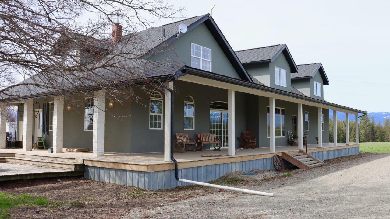 Property Photo:  2703 4th Street  BC V0B1G2 