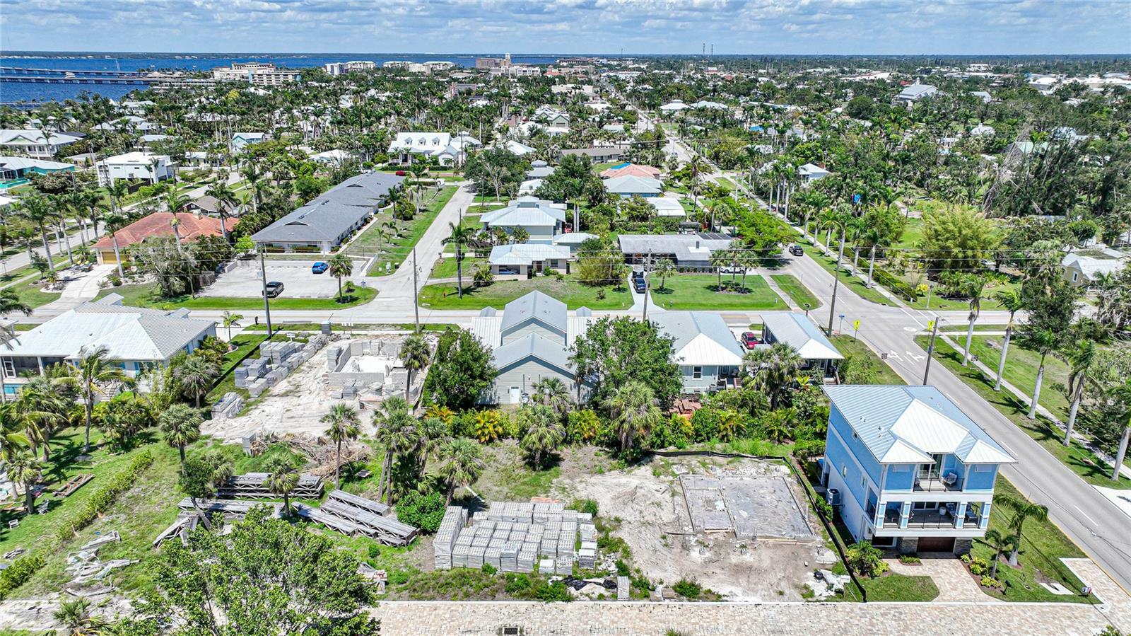 Property Photo:  940 W Olympia Avenue  FL 33950 