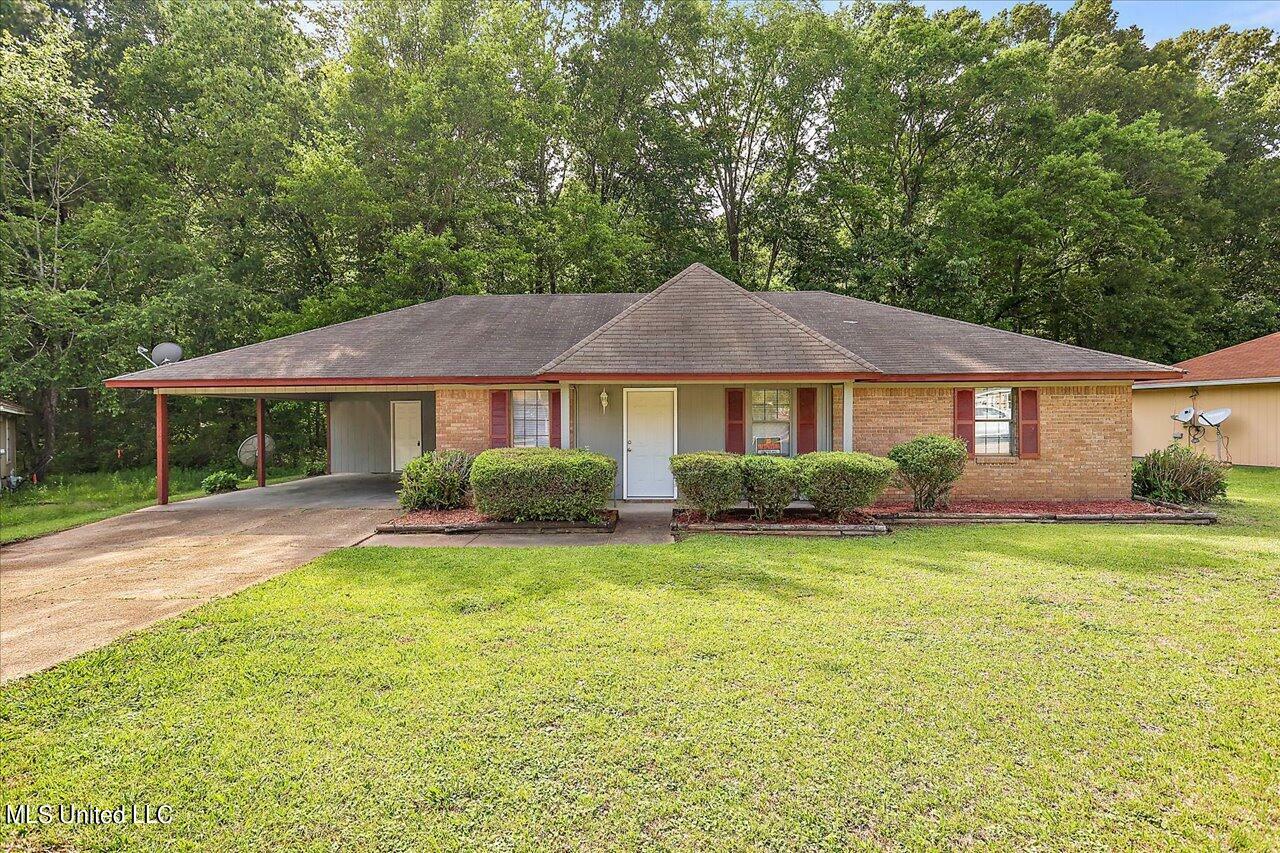 Property Photo: 3945 Lost Lake Circle MS 39212