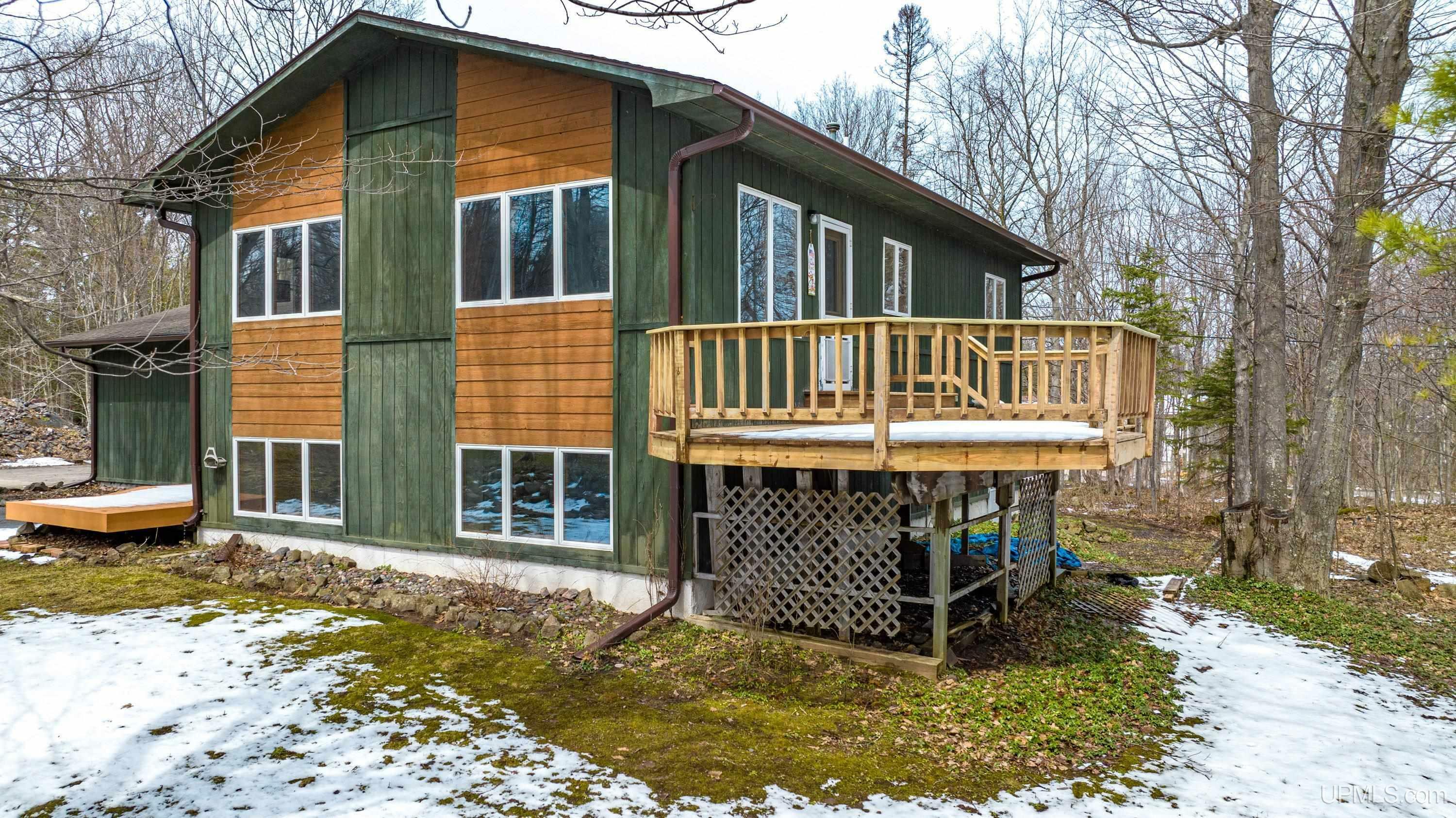 Property Photo: 1108 Eleventh Ave MI 49931