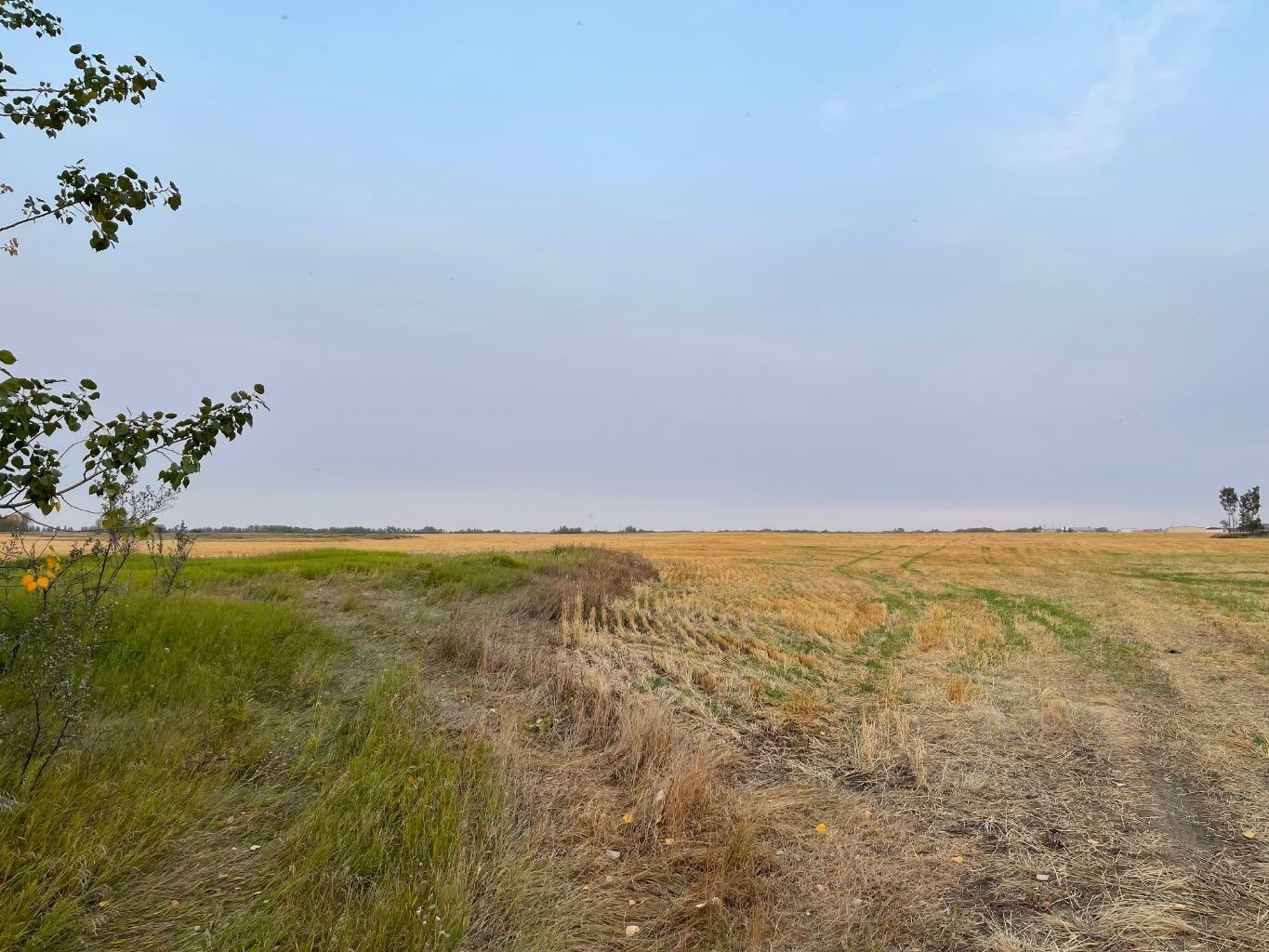 Property Photo: 4204711sw&420472 833 Hwy North AB T4V4Z8
