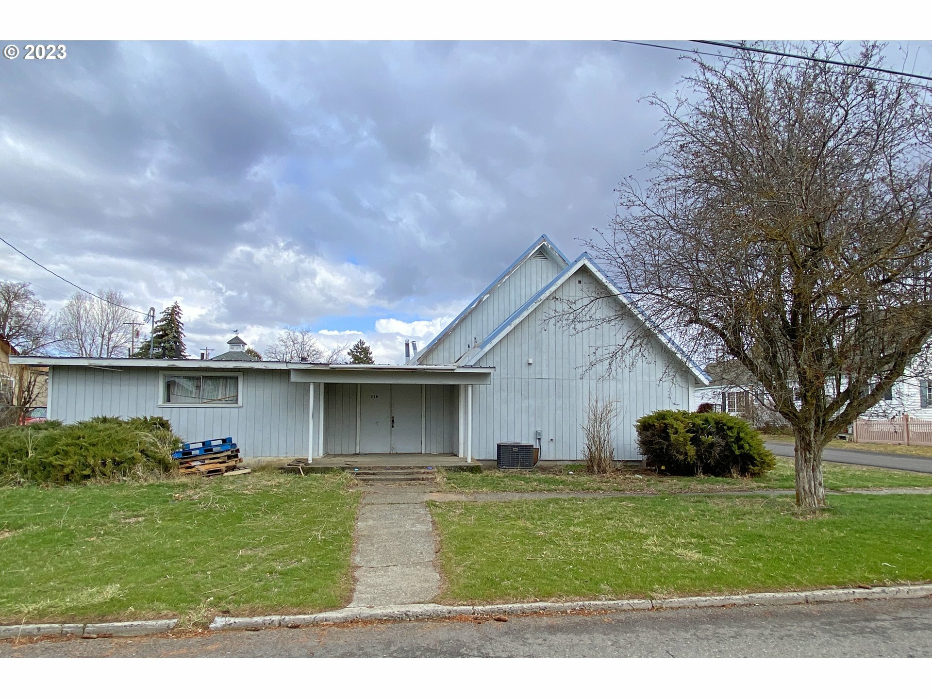 Property Photo:  218 S Chatfield St  WA 98620 