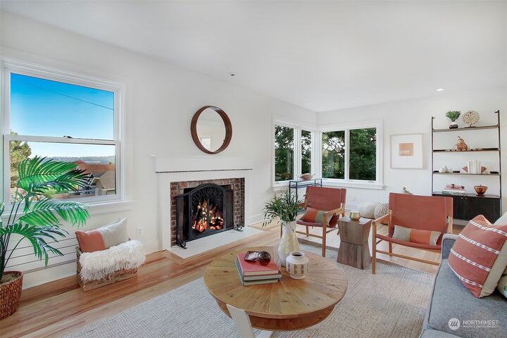 Property Photo: 3008 NE 57th Street WA 98105