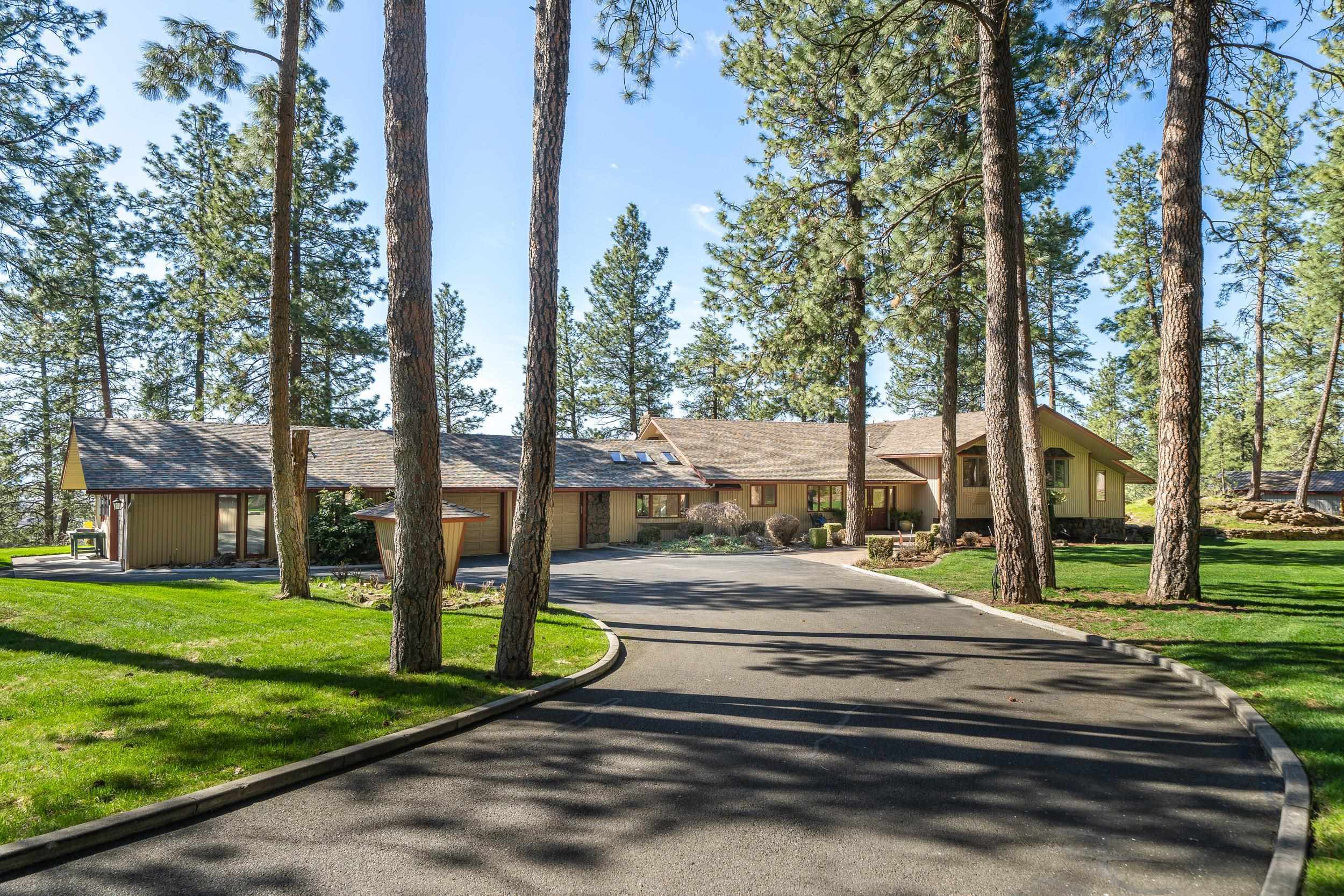 Property Photo: 25415 E Mission Ave WA 99019