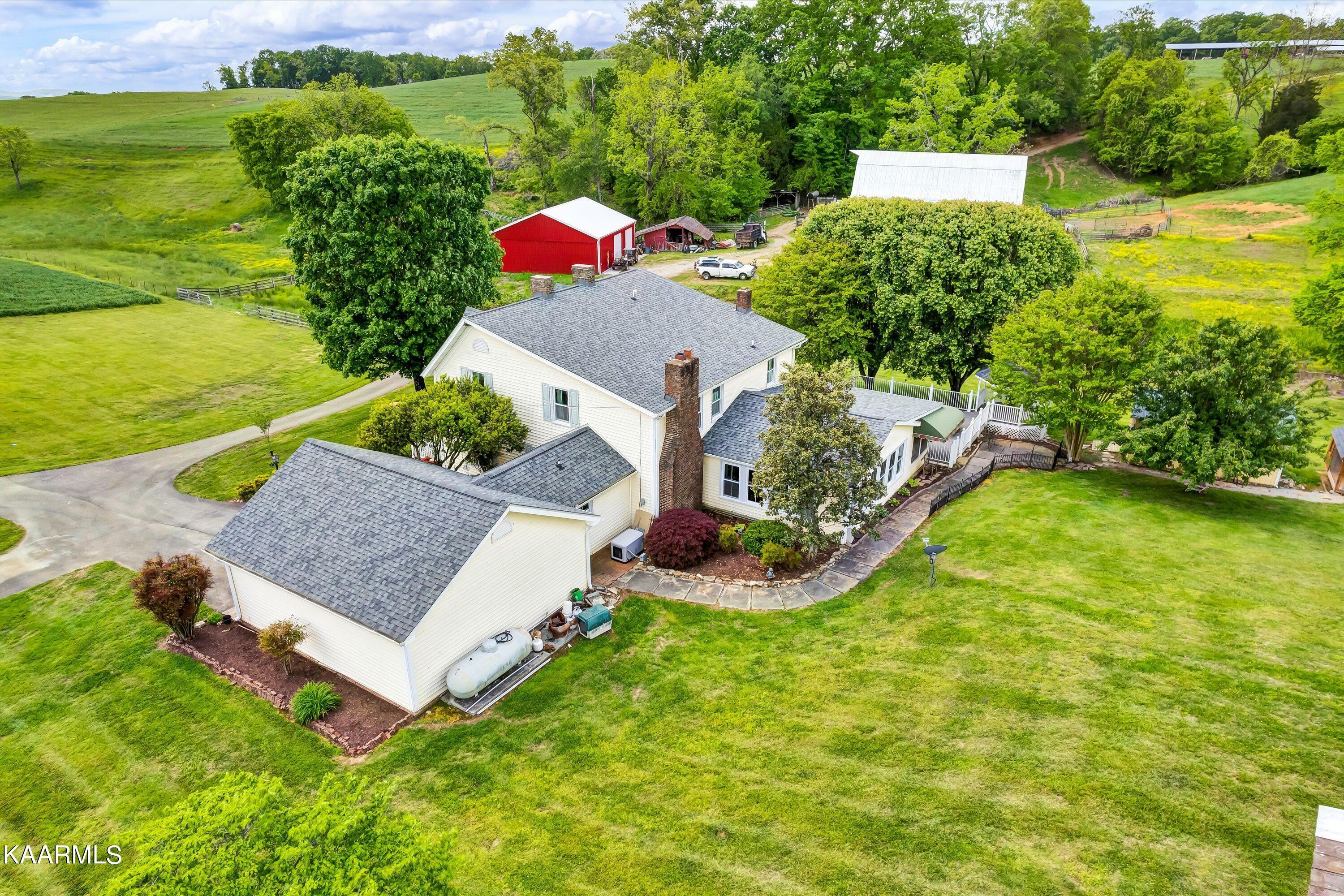 Property Photo: 895 Manley Rd TN 37861