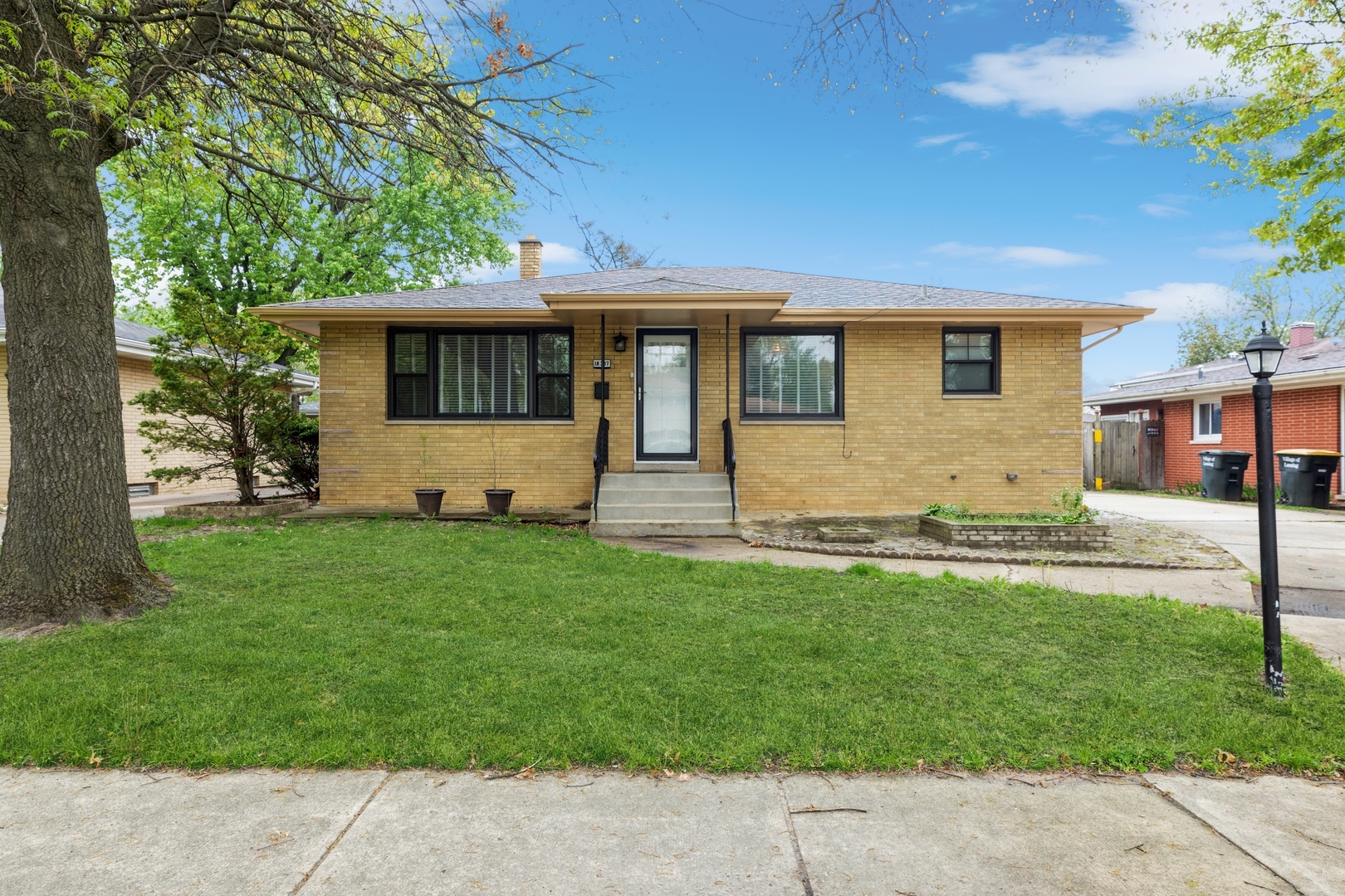 Property Photo:  18337 Rose Avenue  IL 60438 