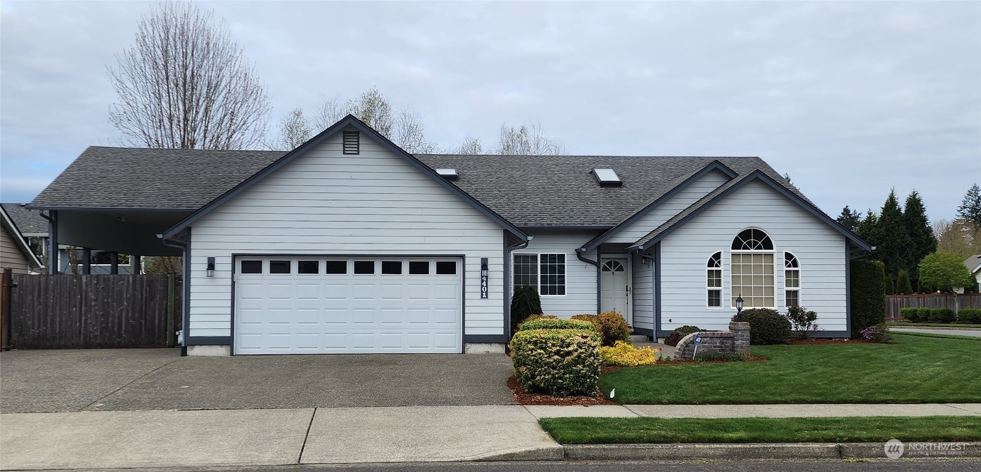 Property Photo:  4401 Greenbriar Street SE  WA 98503 