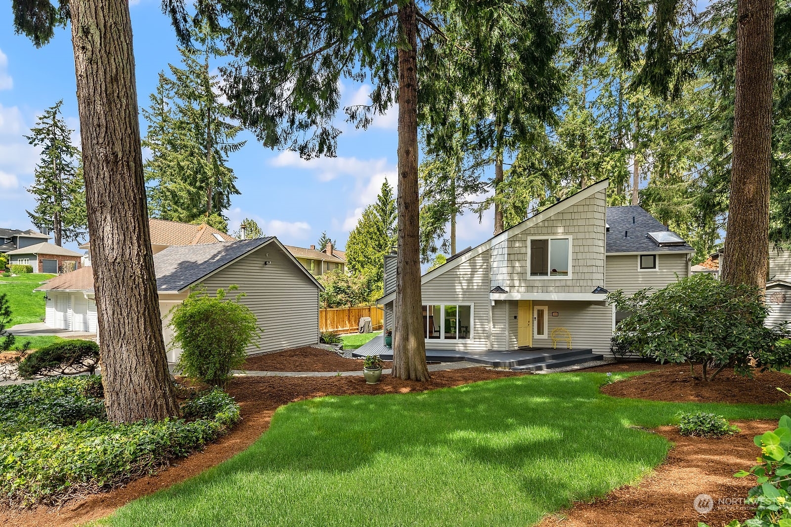 Property Photo:  11420 NE 104th Street  WA 98033 