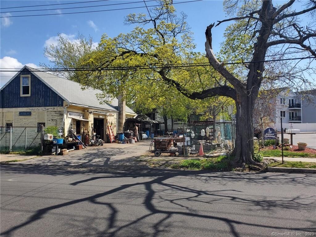 Property Photo:  13 Anderson Avenue  CT 06516