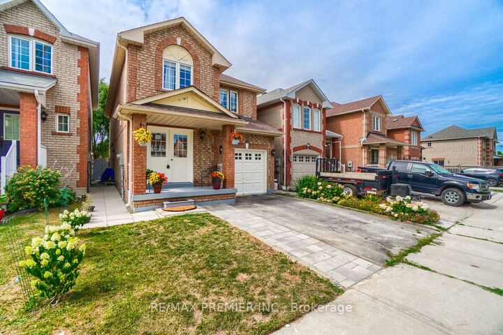Property Photo: 193 Roxbury Street ON L3S 3T5