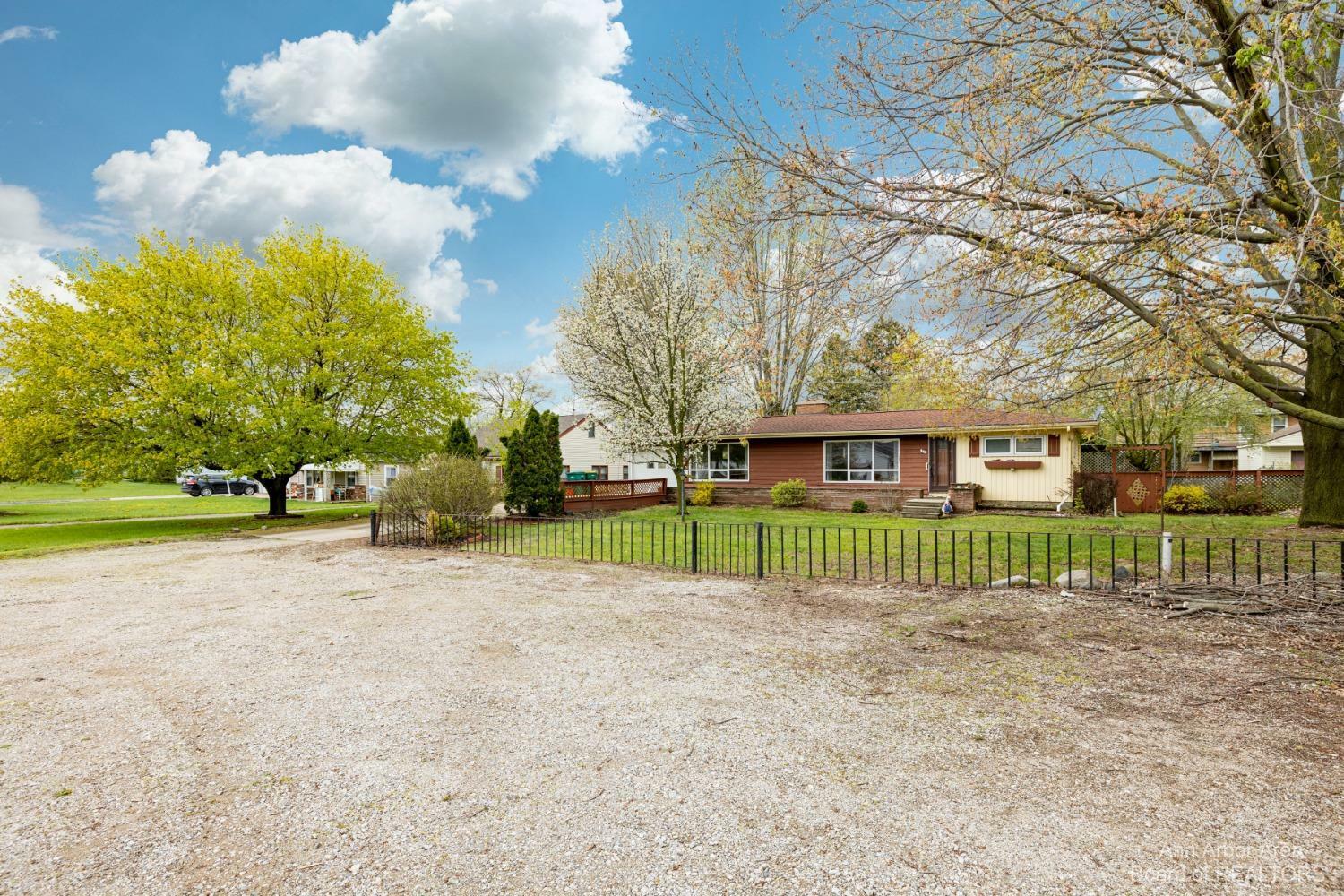 Property Photo: 445 E Grand Boulevard MI 48198