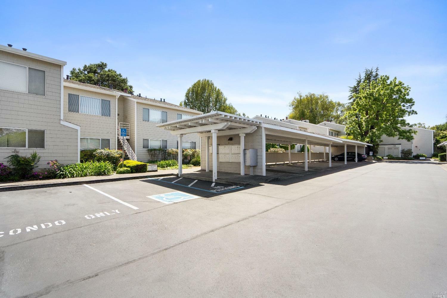 Property Photo: 425 Enfrente Road B CA 94949