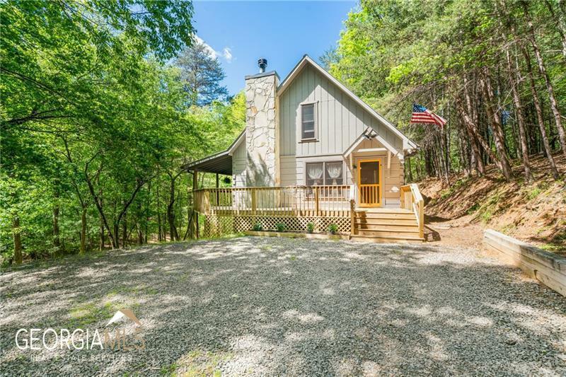 Property Photo: 19 Blackberry Falls Lane GA 30536