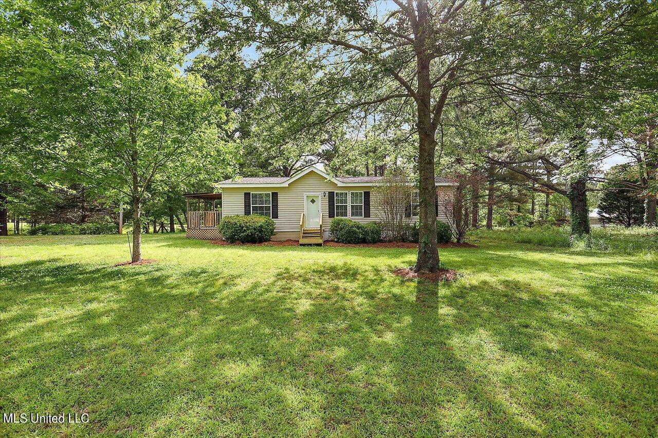 Property Photo:  138 Saint Catherine Road Road  MS 39046 