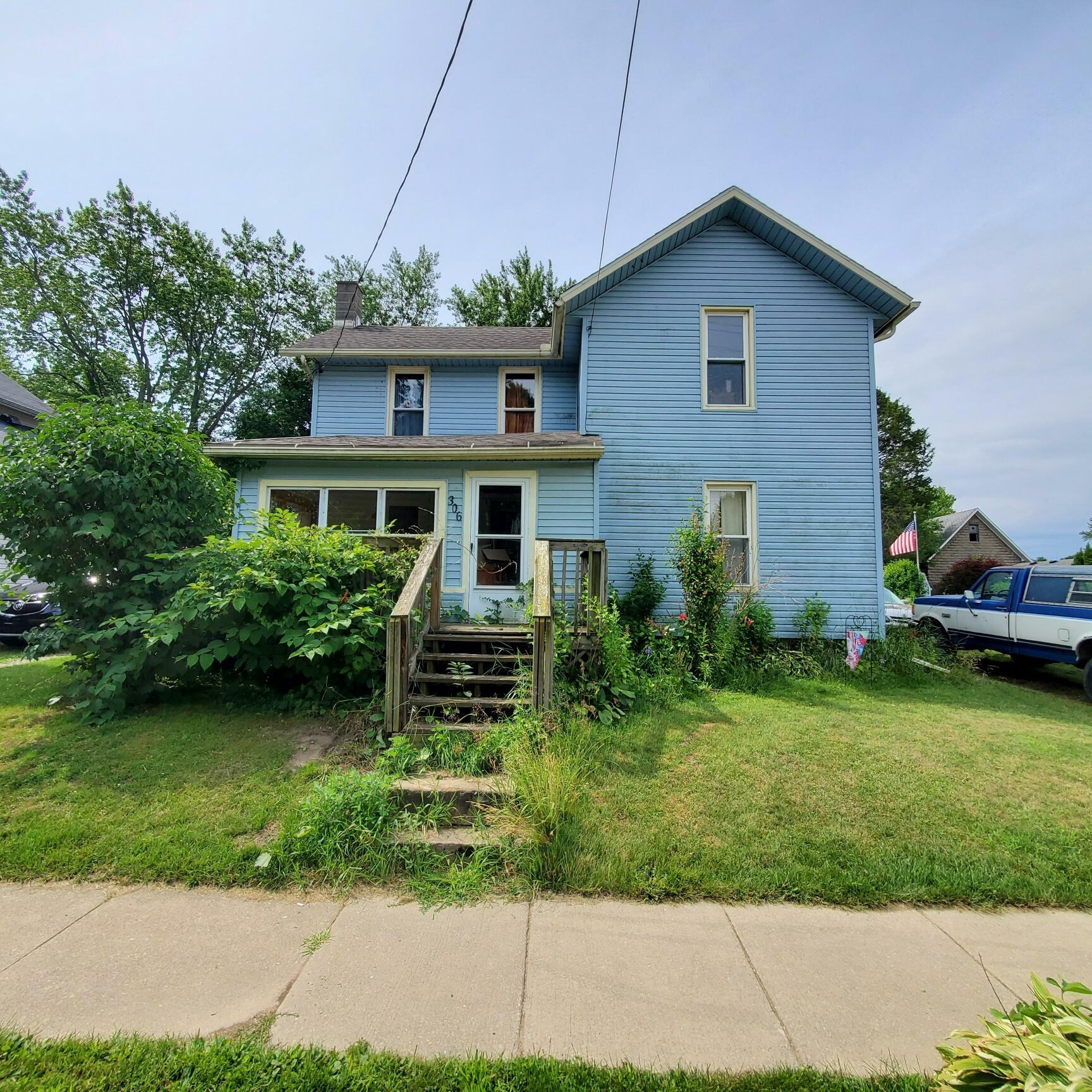 Property Photo:  306 Grand Street  MI 49284 