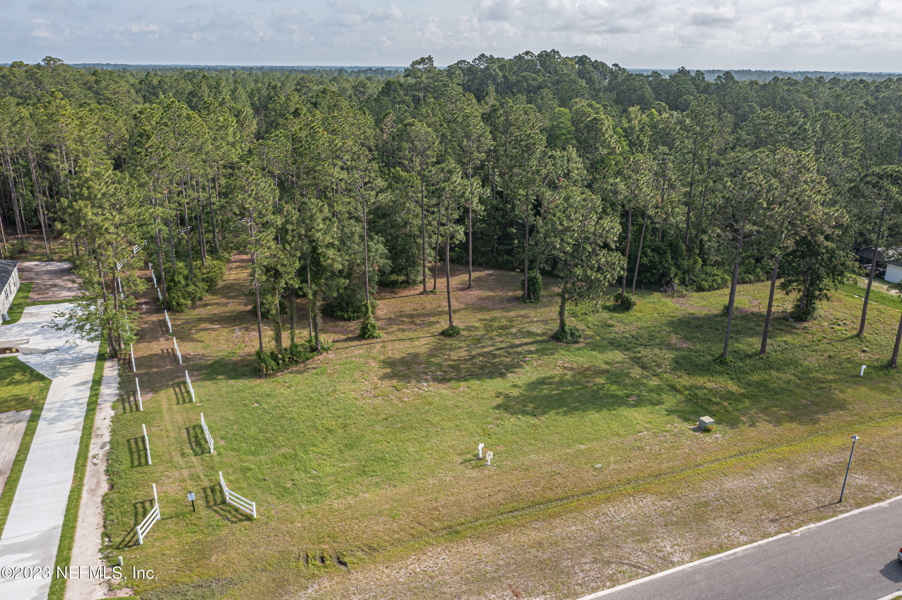 Property Photo: 10129 Breakaway Ct FL 32219