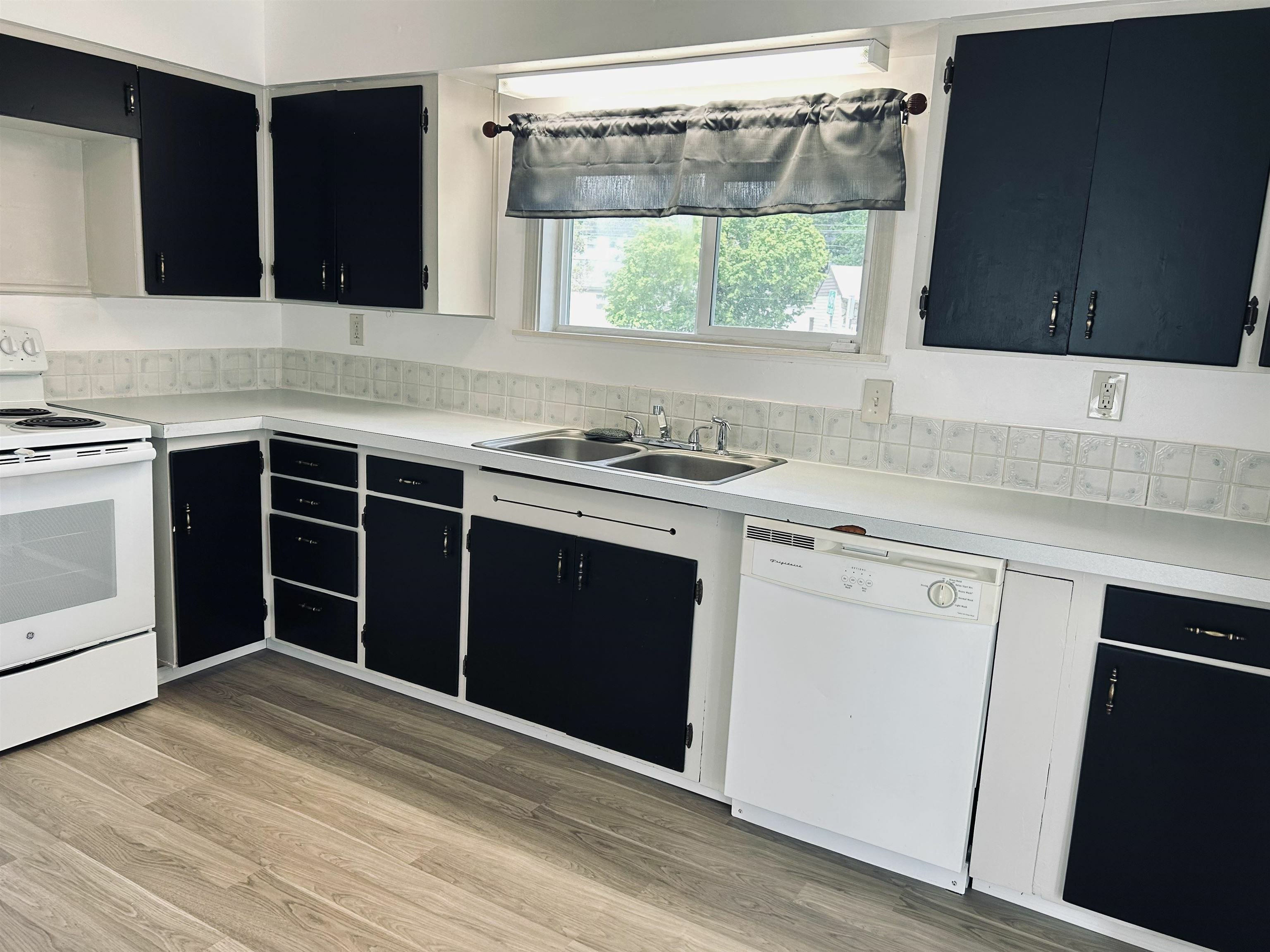 Property Photo: 6024 N Assembly St WA 99205-7614