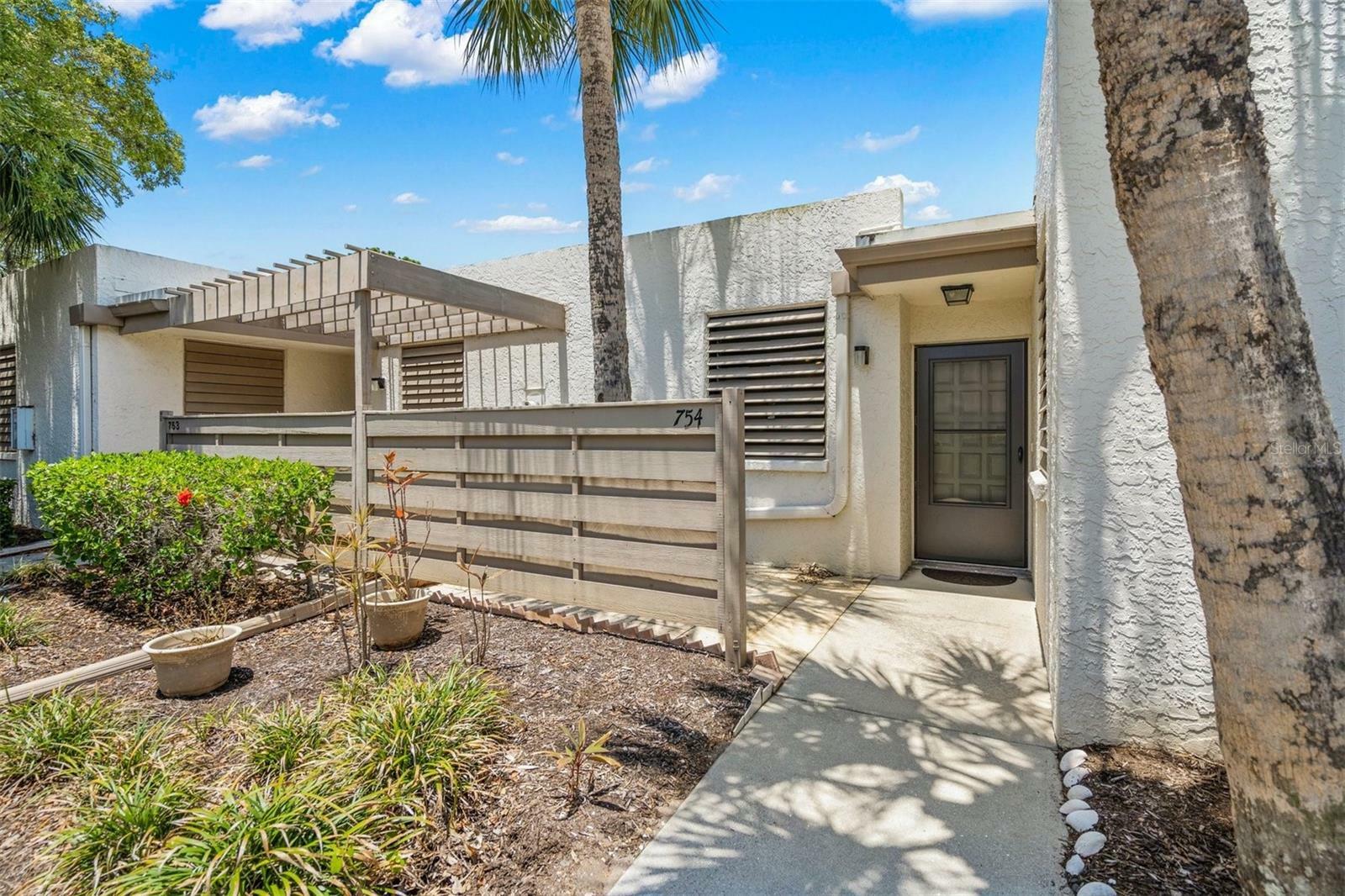 Property Photo:  754 Oakview Drive  FL 34210 