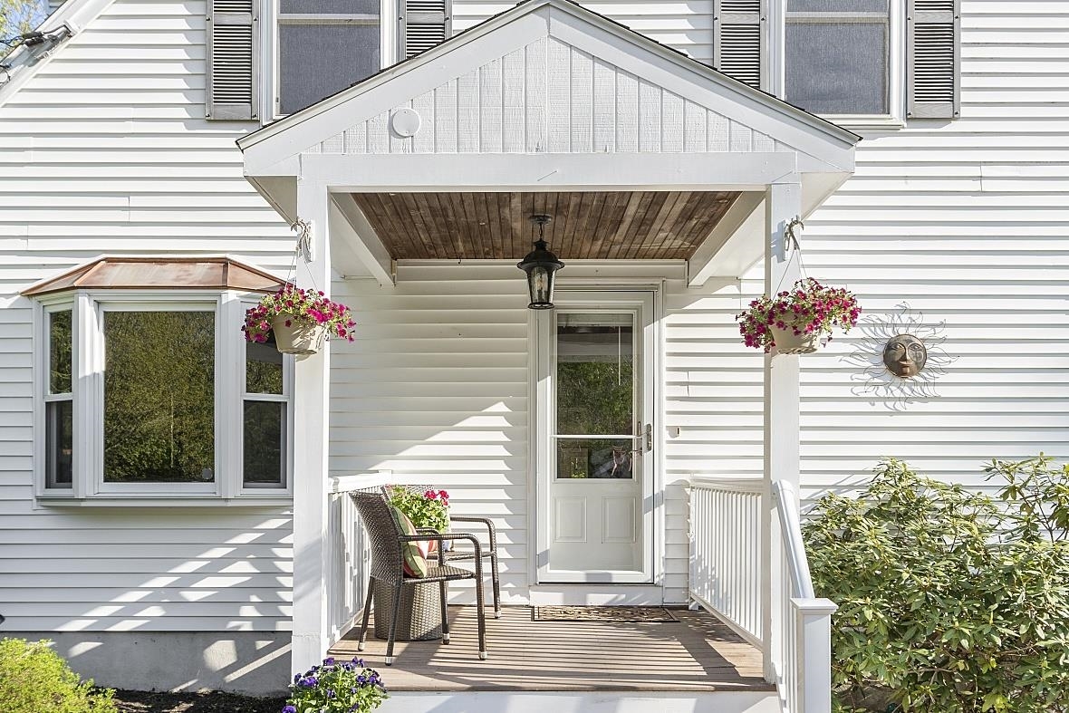 Property Photo: 264 Hackett Hill Road NH 03106