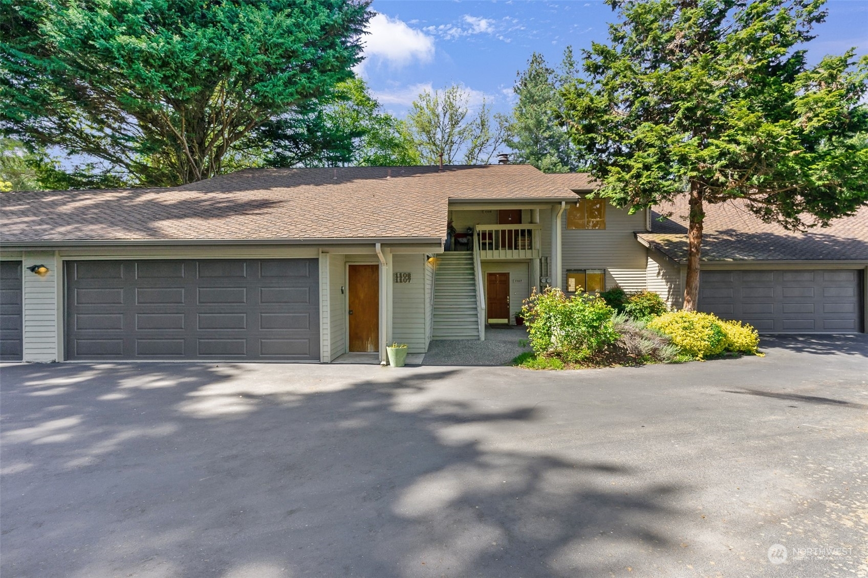 1101 Bellefield Park Lane 1107  Bellevue WA 98004 photo