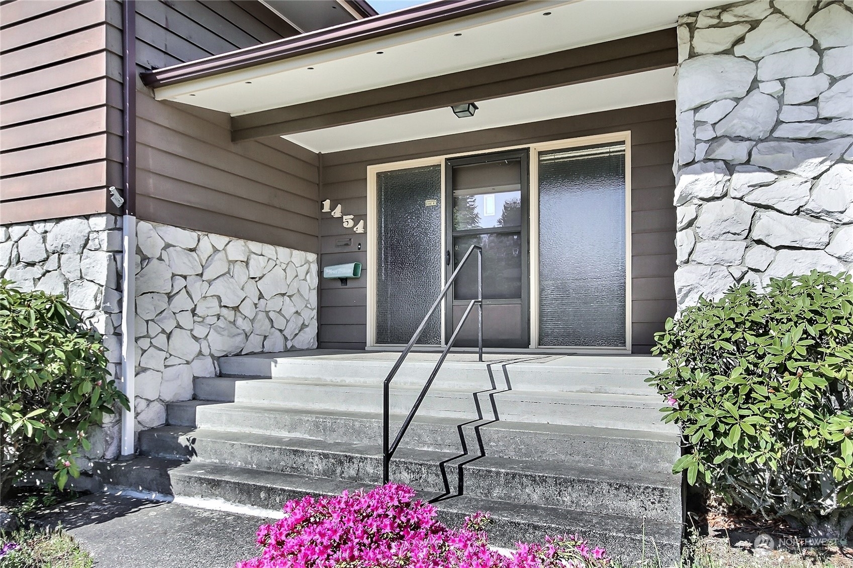 Property Photo:  1454 N Shirley Street  WA 98406 