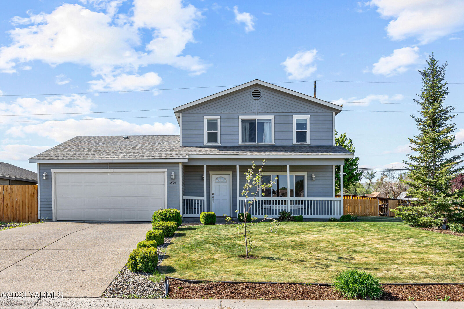 Property Photo: 2223 S 65th Ave WA 98903