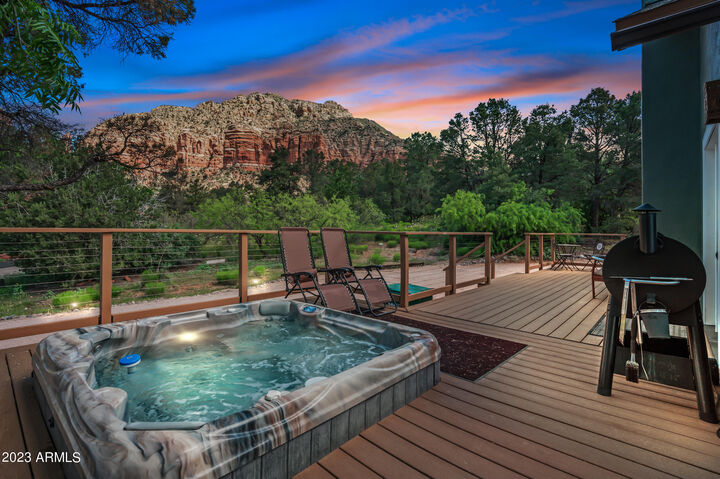 Property Photo: 25 White Horse Way AZ 86351