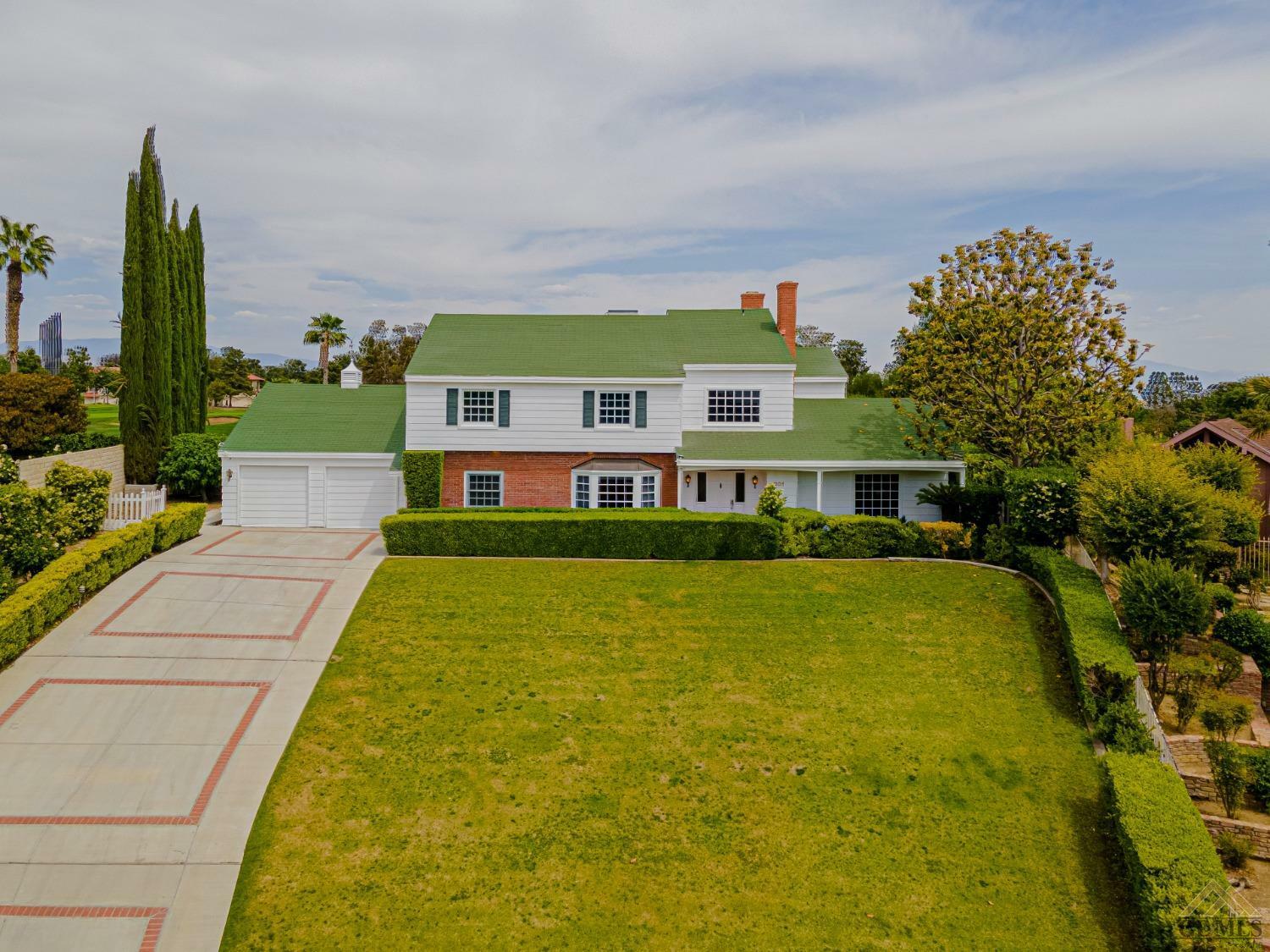 Property Photo:  2301 Easthills Drive  CA 93306 