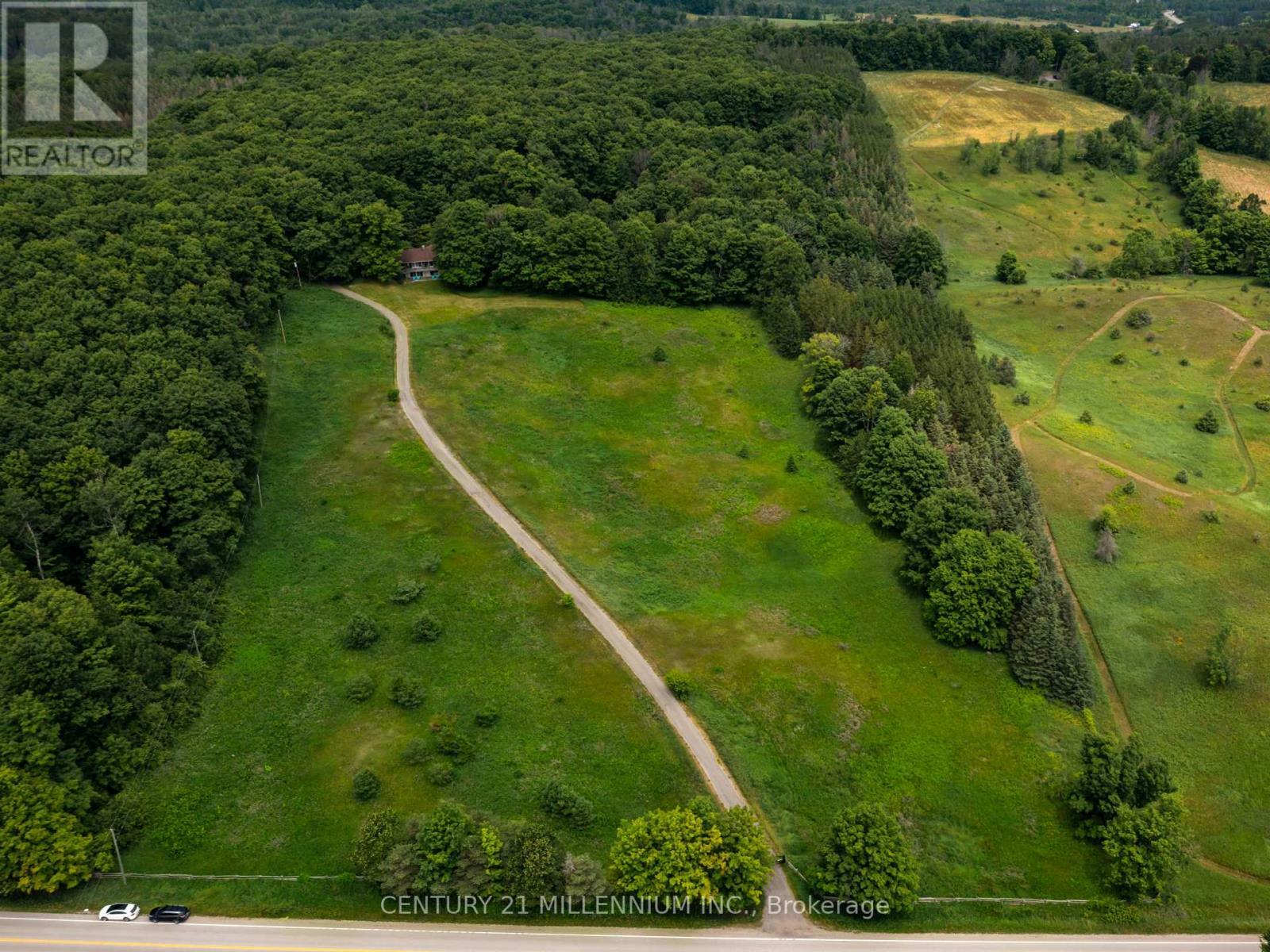 Property Photo:  388239 Mono Centre Road  ON L9W2Y8 