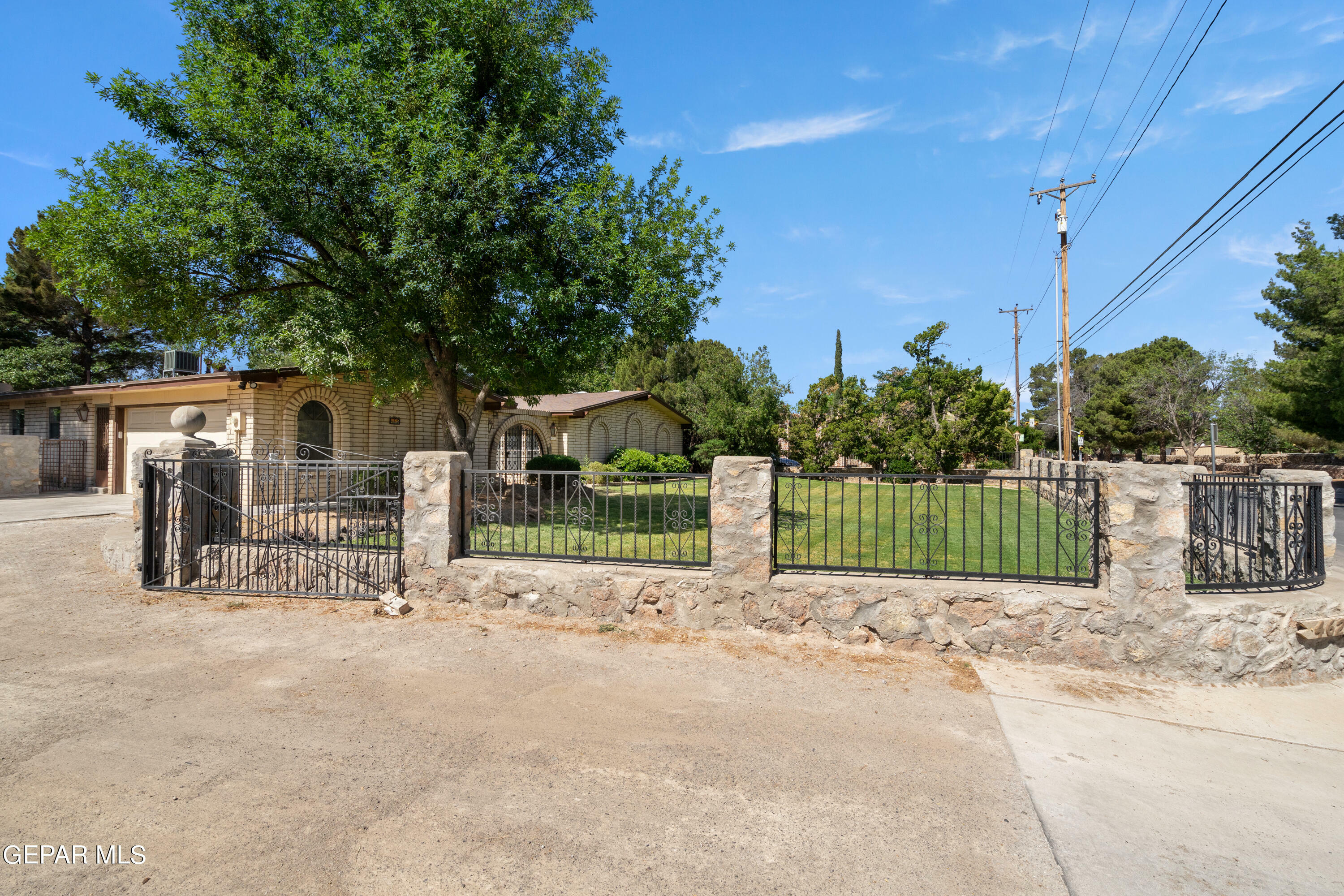 Property Photo:  462 Mulberry Avenue  TX 79932 