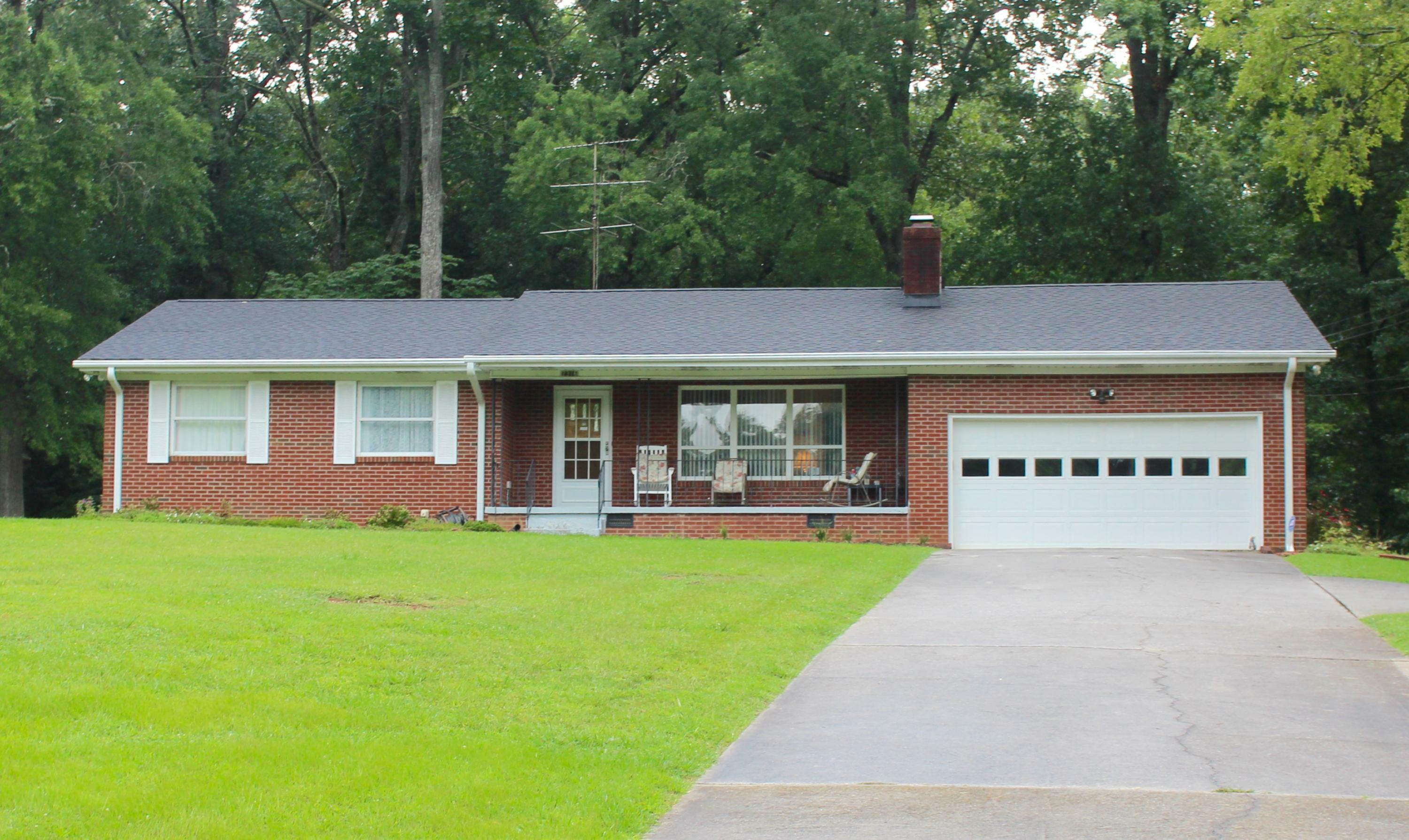 Property Photo:  2316 Thorngrove Pike  TN 37914 