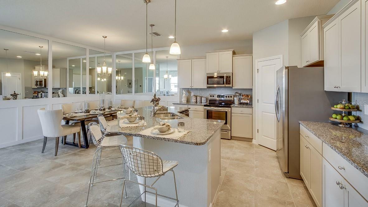Property Photo: 546 157th Court E FL 34212