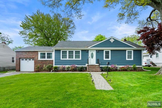 Property Photo:  85 Laurel Avenue  NJ 07628 