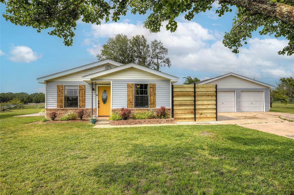 Property Photo:  801 Shinn Circle  TX 75442 