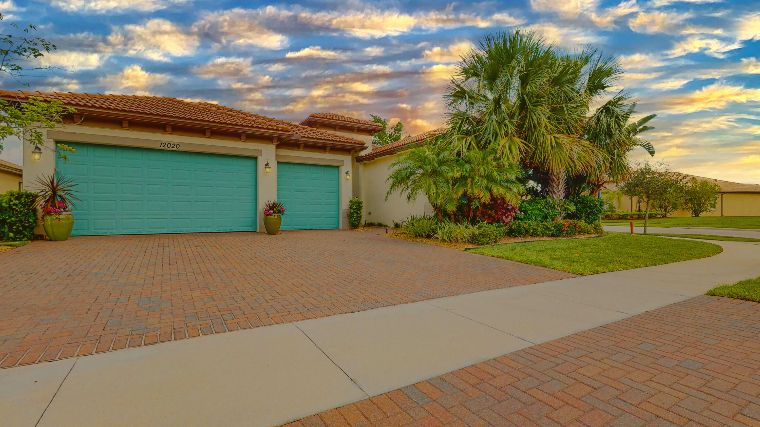 Property Photo:  12020 SW Oakwater Court  FL 34987 