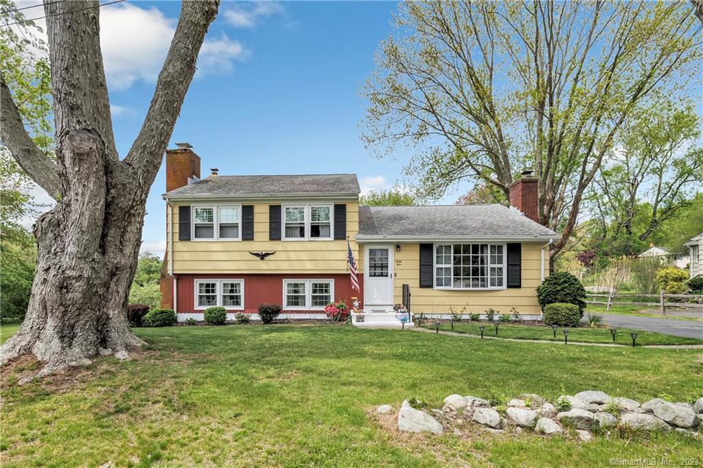 Property Photo:  65 Bonnie Briar Lane  CT 06437 