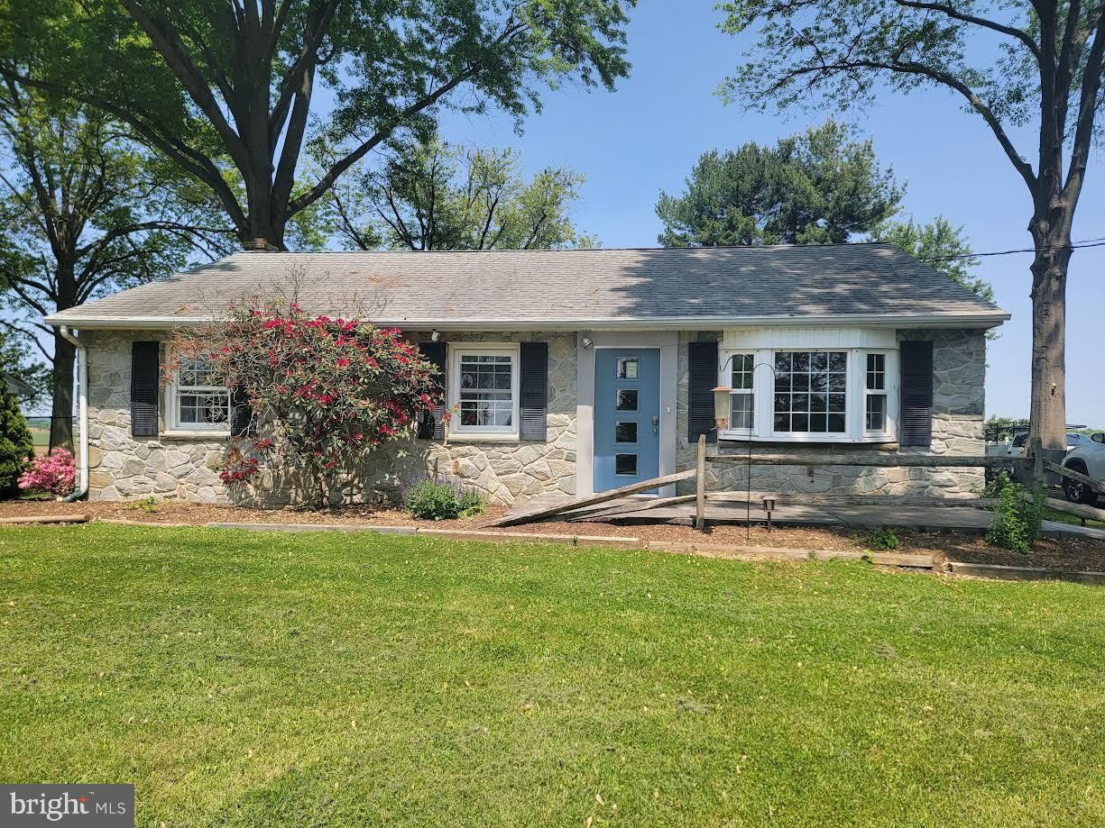Property Photo:  282 Sprecher Road  PA 17603 