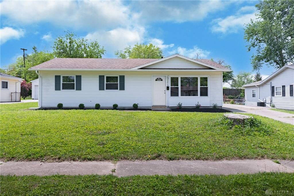 Property Photo:  1215 Ringwalt Drive  OH 45432 