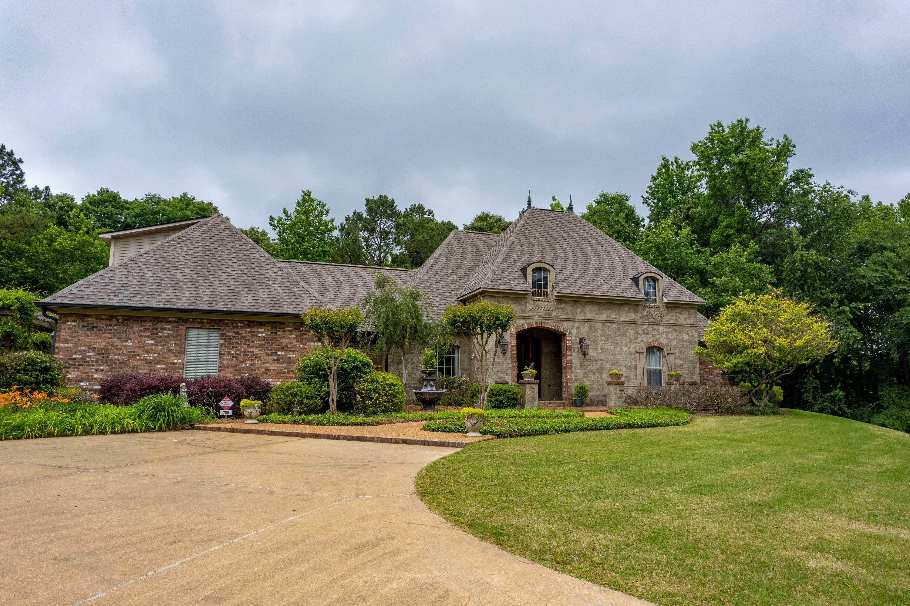 Property Photo: 788 W Ms-6 MS 38655