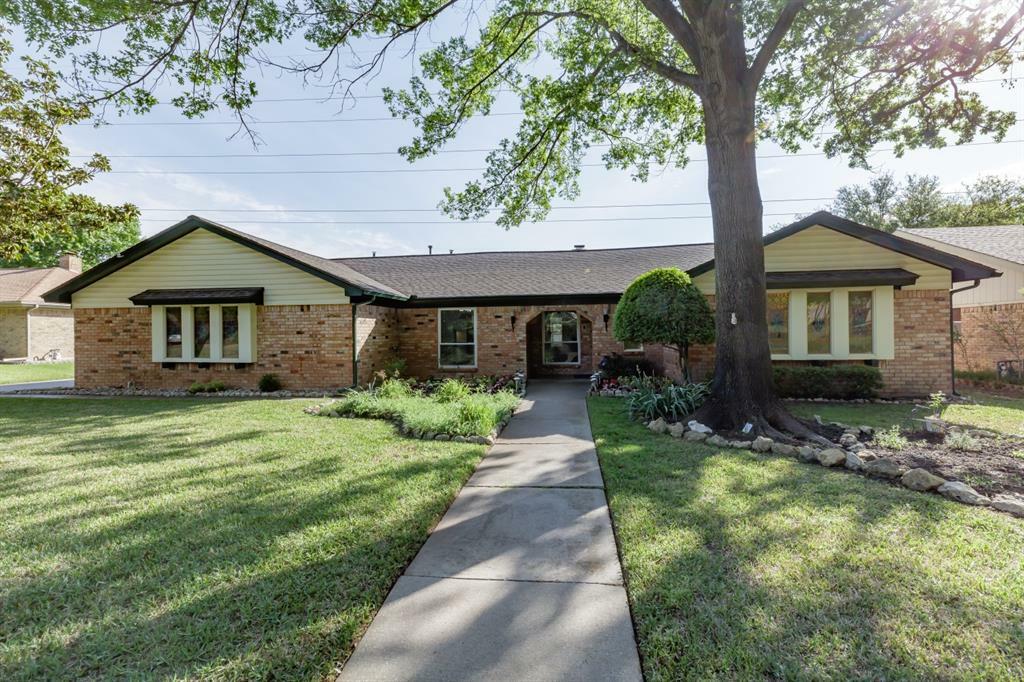 Property Photo:  624 Springhill Court  TX 76054 