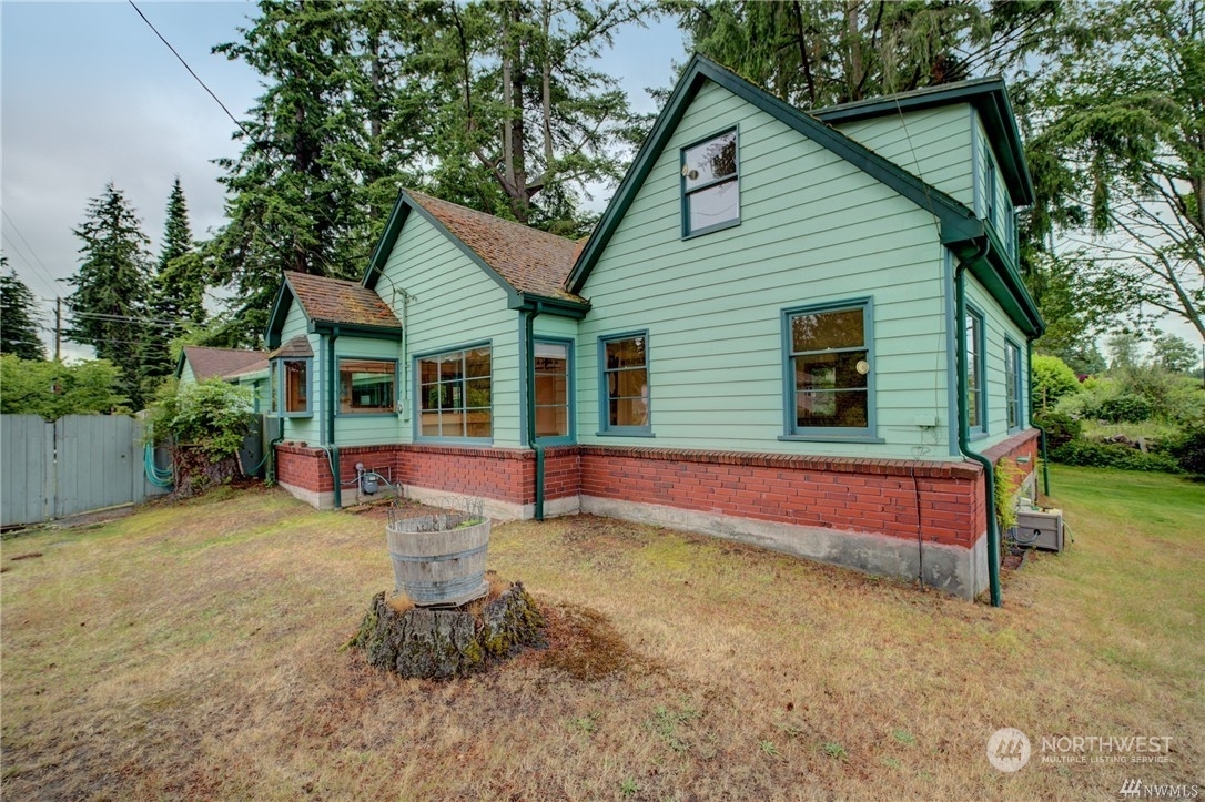 Property Photo:  7210 176th Street SW  WA 98026 