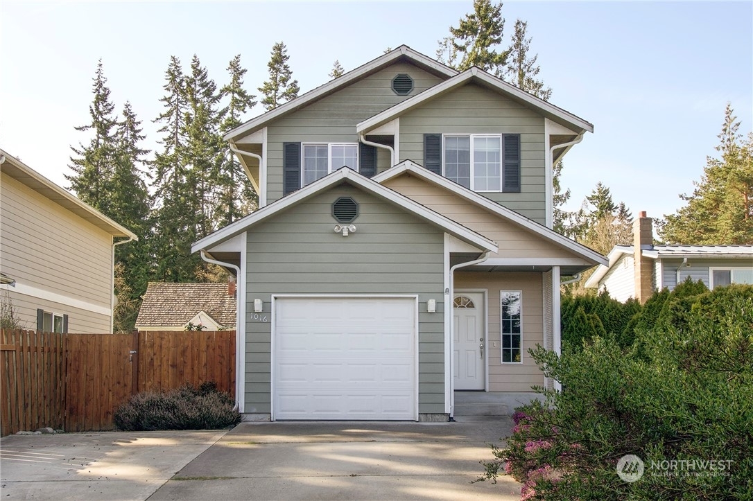 Property Photo:  1016 Campbell Avenue  WA 98362 