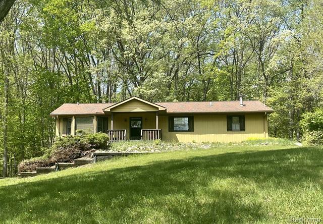 Property Photo:  6475 Heritage Hill  MI 48430 