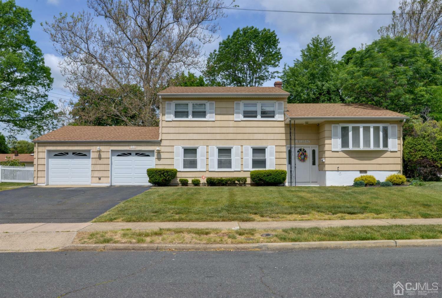 Property Photo:  14 Winthrop Road  NJ 08873 