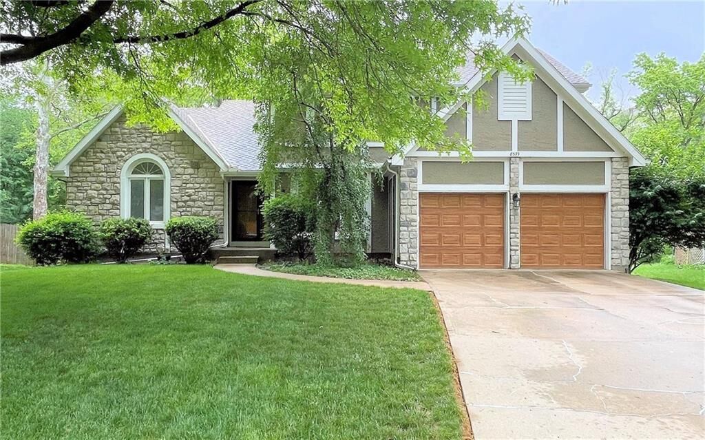 Property Photo: 8539 Hallet Street KS 66212
