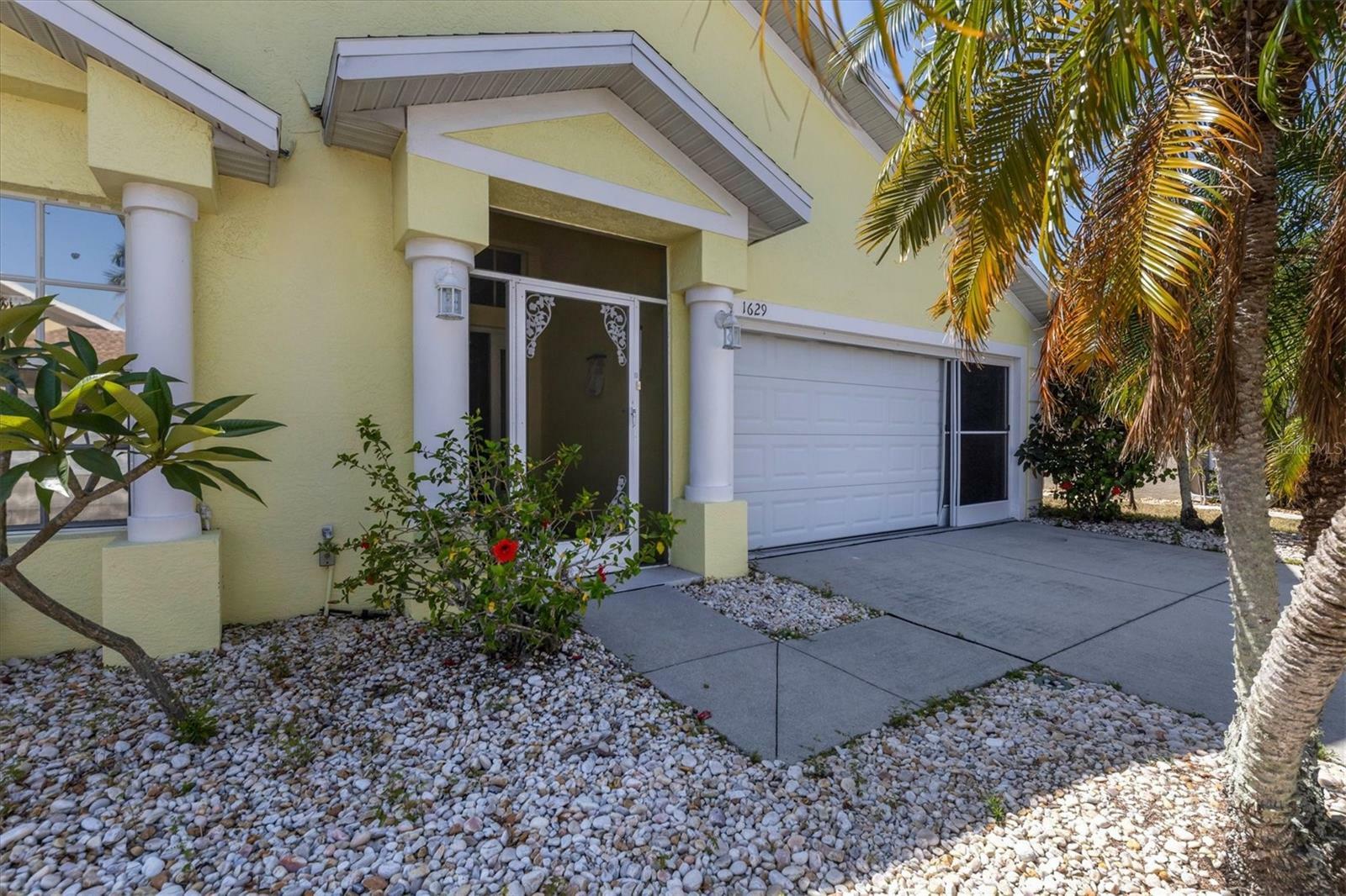 Property Photo:  1629 Palace Court  FL 33980 