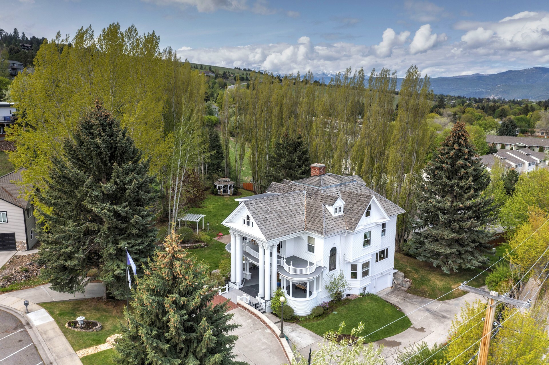 Property Photo: 823 39th Street MT 59803