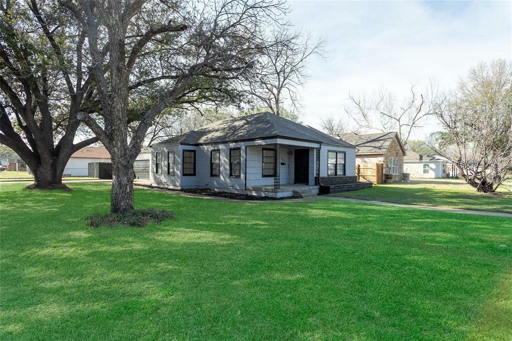 Property Photo:  601 Harrisdale Avenue  TX 76114 