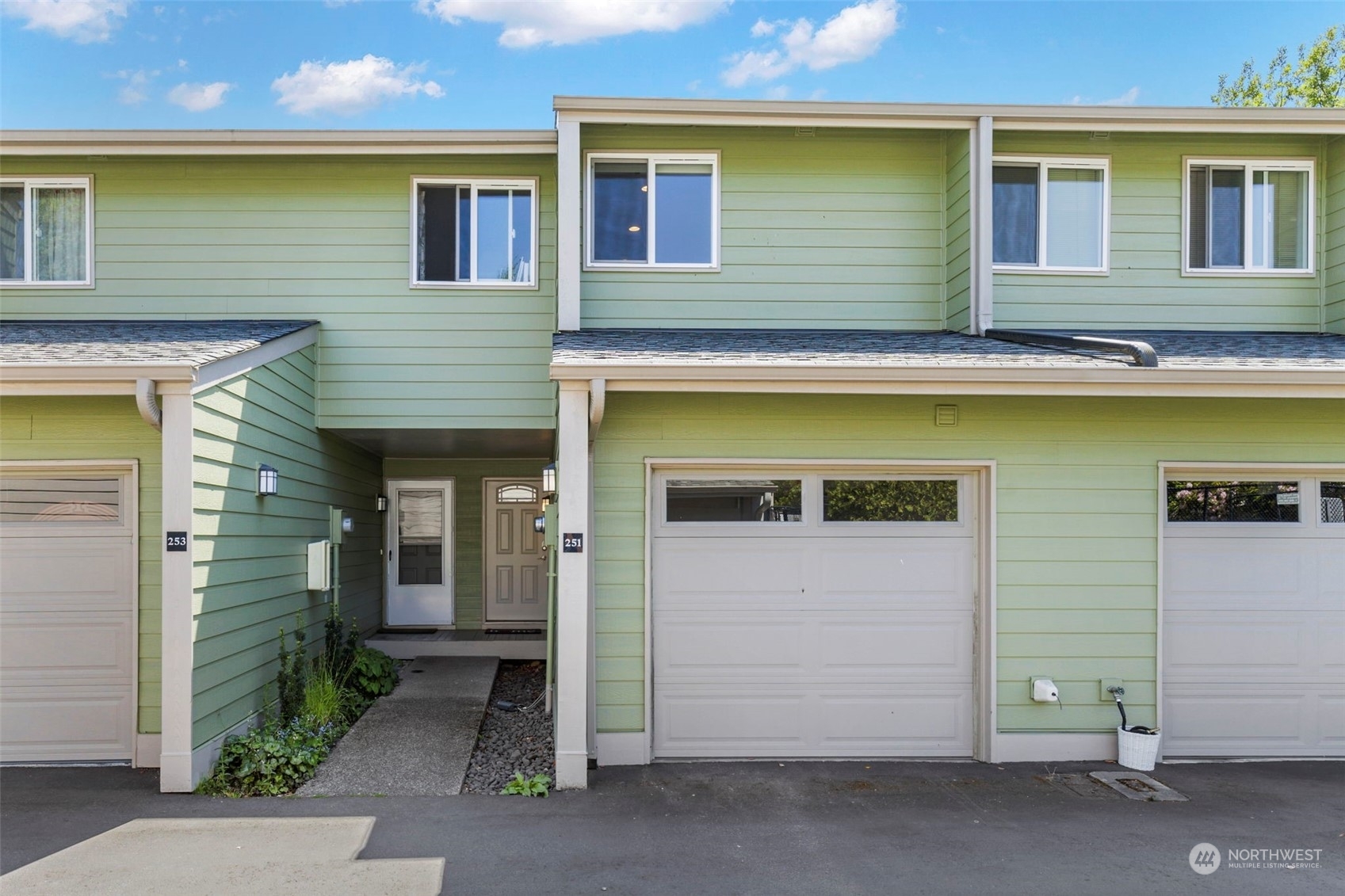 Property Photo:  251 Shepard Way NW  WA 98110 