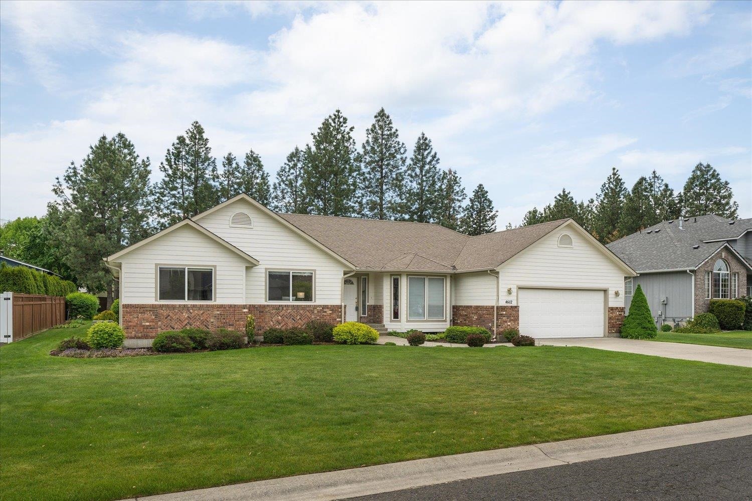 Property Photo: 4602 E Woodglen Rd WA 99021